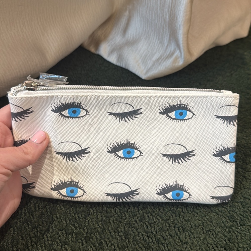 Rodan and Fields NWT Lash Boost bag - Picture 5 of 7